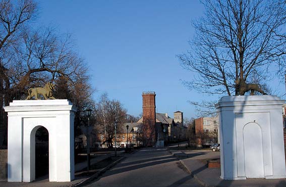 Baltieji Rietavo parko vartai. Danutės Mukienės nuotrauka